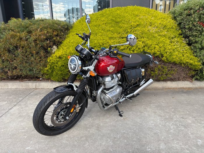 2022 Royal Enfield INTERCEPTOR 650 E5 CLASSIC Red
