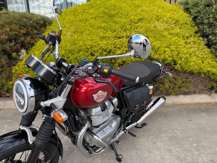 2022 Royal Enfield INTERCEPTOR 650 E5 CLASSIC Red