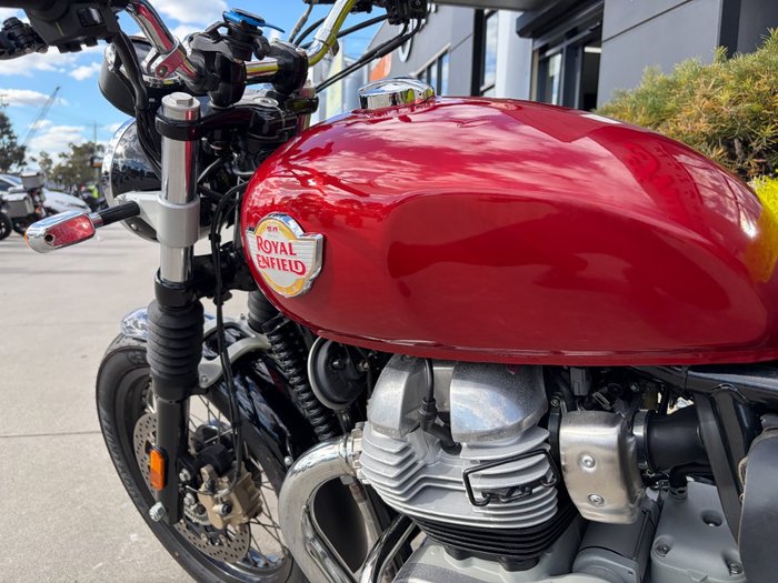 2022 Royal Enfield INTERCEPTOR 650 E5 CLASSIC Red