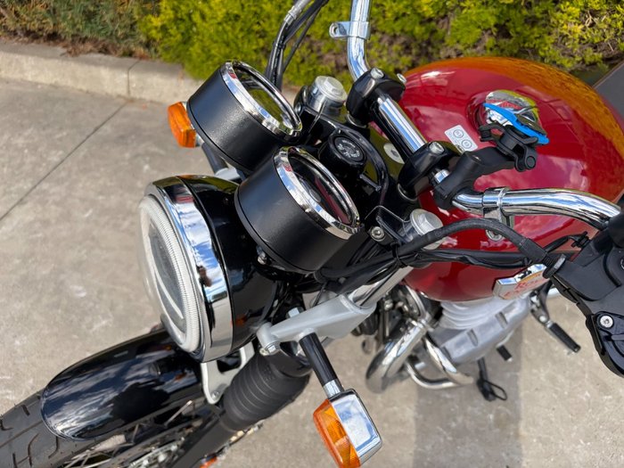 2022 Royal Enfield INTERCEPTOR 650 E5 CLASSIC Red