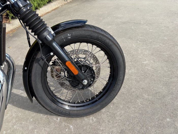 2022 Royal Enfield INTERCEPTOR 650 E5 CLASSIC Red