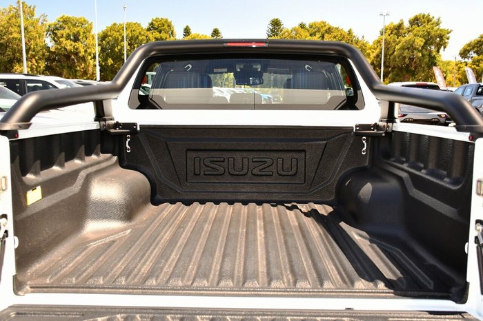 2025 Isuzu D-MAX BLADE