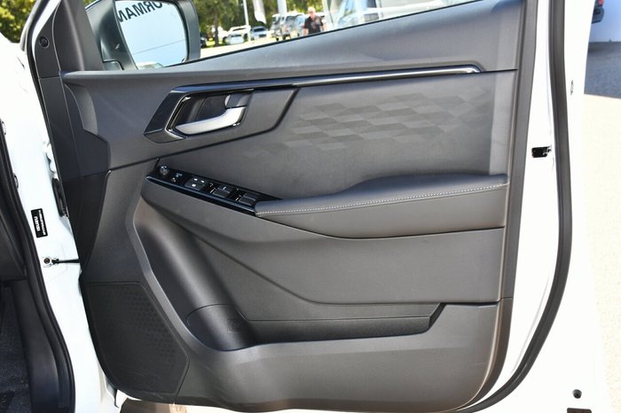 2025 Isuzu D-MAX BLADE