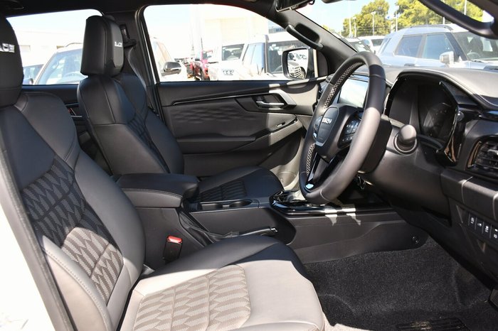 2025 Isuzu D-MAX BLADE