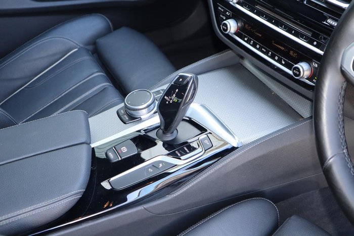 2017 BMW 5 Series 530i M Sport