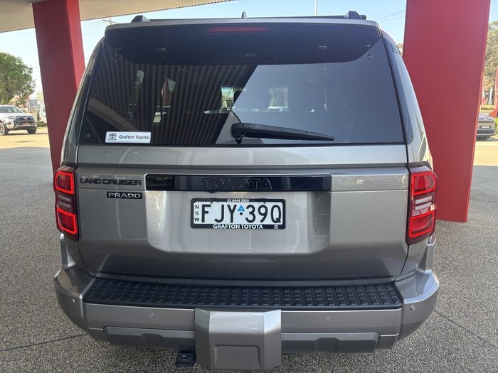 2024 Toyota Landcruiser Prado