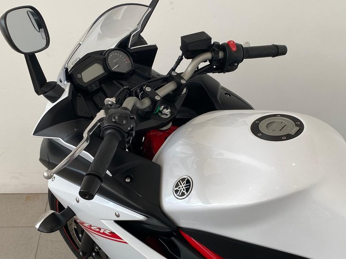 2013 Yamaha FZ6R FZ White