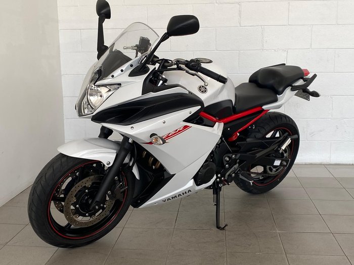 2013 Yamaha FZ6R FZ White
