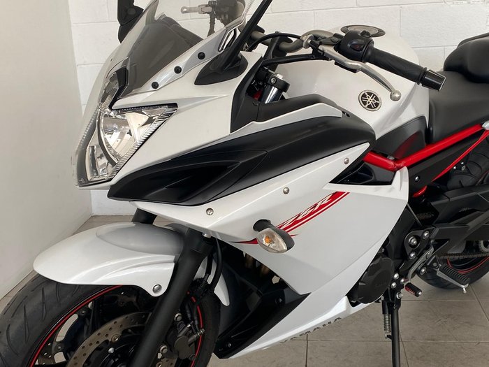 2013 Yamaha FZ6R FZ White
