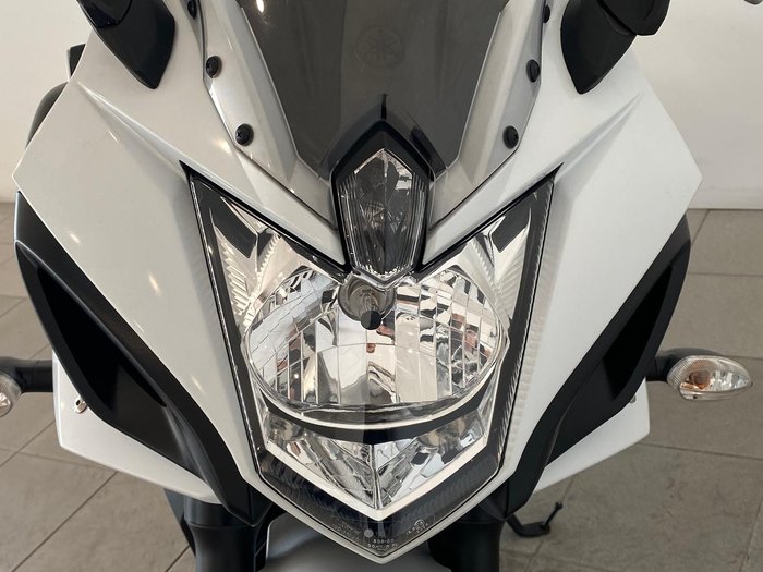 2013 Yamaha FZ6R FZ White