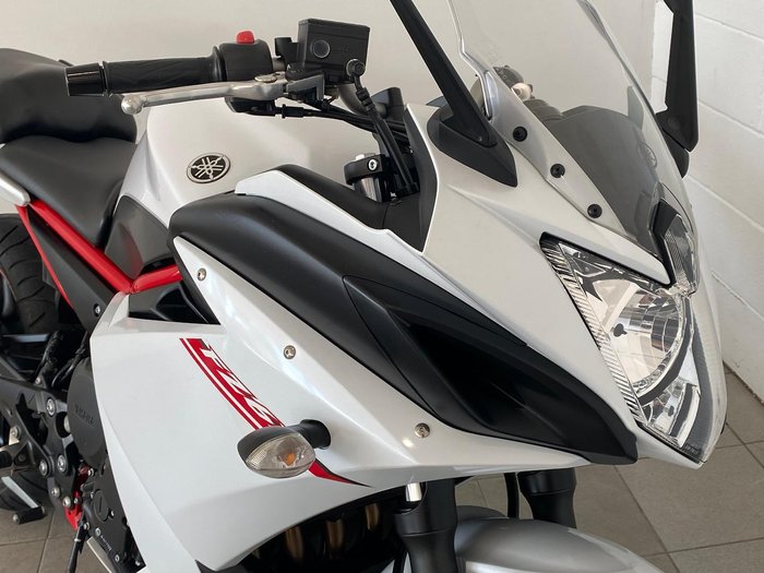 2013 Yamaha FZ6R FZ White