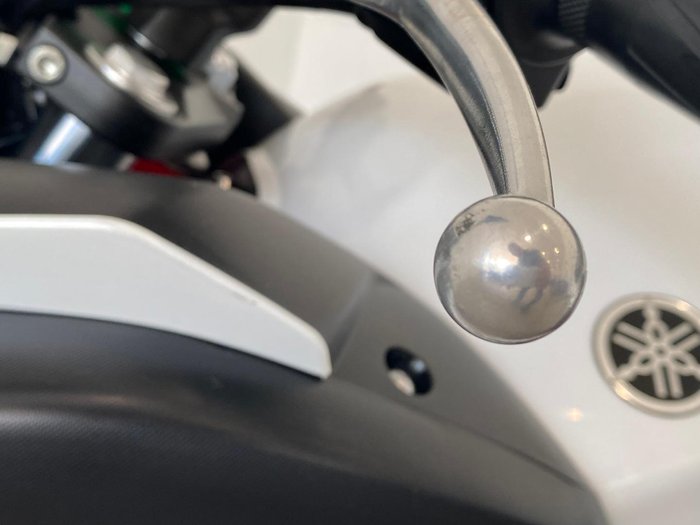 2013 Yamaha FZ6R FZ White