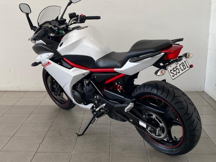 2013 Yamaha FZ6R FZ White