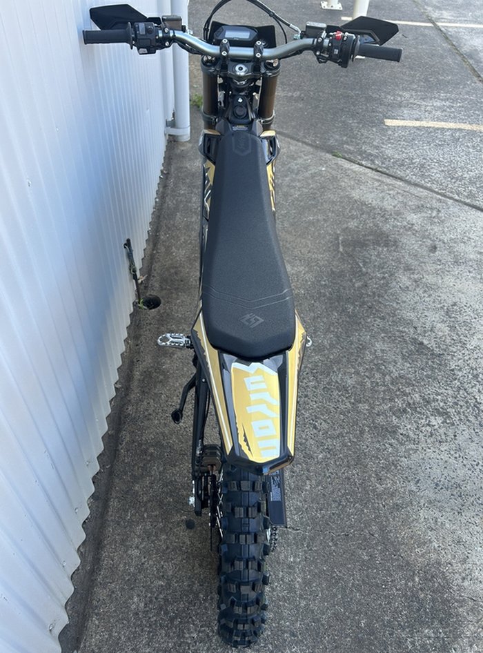 SUR-RON ULTRA BEE X HP OFF ROAD GOLD