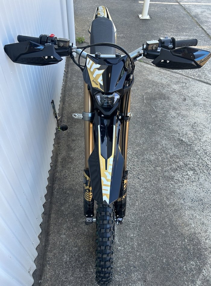 SUR-RON ULTRA BEE X HP OFF ROAD GOLD
