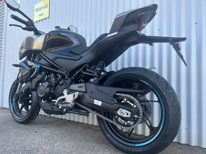 CFMOTO 450NK ROAD BLACK