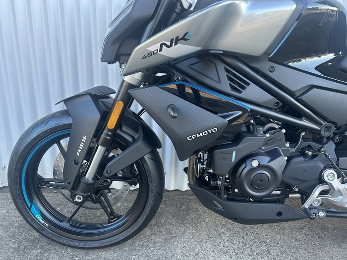 CFMOTO 450NK ROAD BLACK