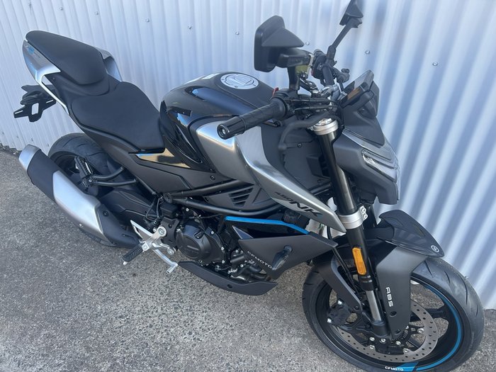 CFMOTO 450NK ROAD BLACK