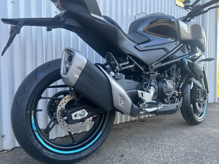 CFMOTO 450NK ROAD BLACK