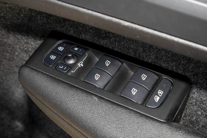 2022 Volvo XC40 T5 R-Design