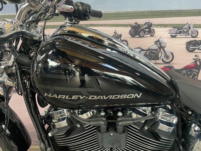 2025 Harley-davidson FXBR BREAKOUT (117) Vivid Black