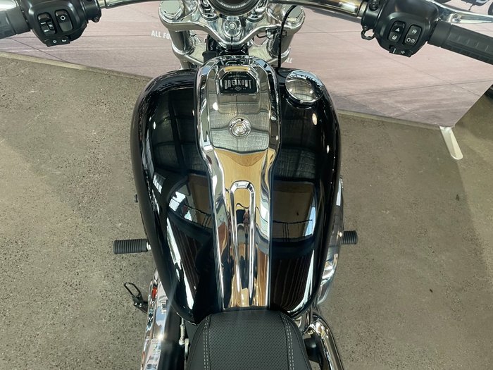2025 Harley-davidson FXBR BREAKOUT (117) Vivid Black
