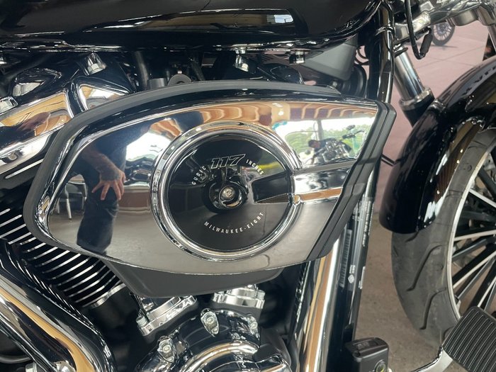 2025 Harley-davidson FXBR BREAKOUT (117) Vivid Black