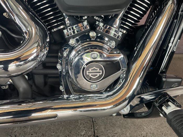 2025 Harley-davidson FXBR BREAKOUT (117) Vivid Black