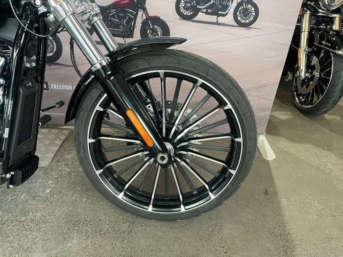 2025 Harley-davidson FXBR BREAKOUT (117) Vivid Black