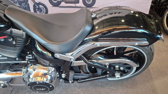 2016 Harley-davidson FXSB SOFTAIL BREAKOUT Black