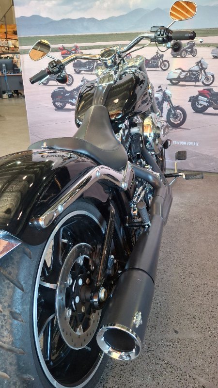 2016 Harley-davidson FXSB SOFTAIL BREAKOUT Black