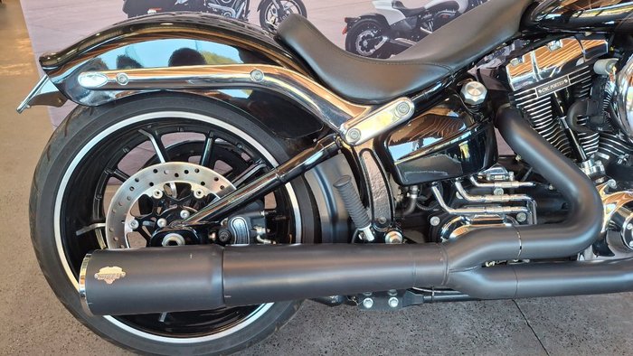 2016 Harley-davidson FXSB SOFTAIL BREAKOUT Black