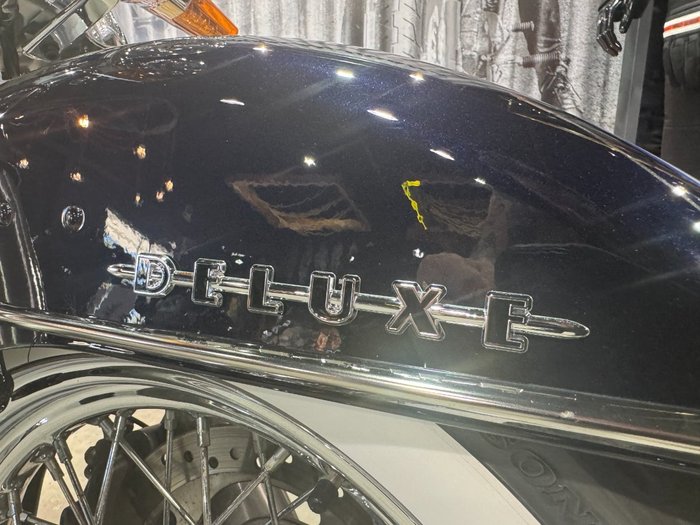 2018 Harley-davidson FLDE DELUXE (107) Midnight Blue/Barracuda Silver