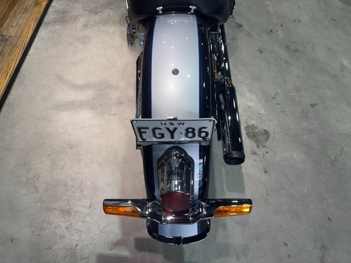 2018 Harley-davidson FLDE DELUXE (107) Midnight Blue/Barracuda Silver