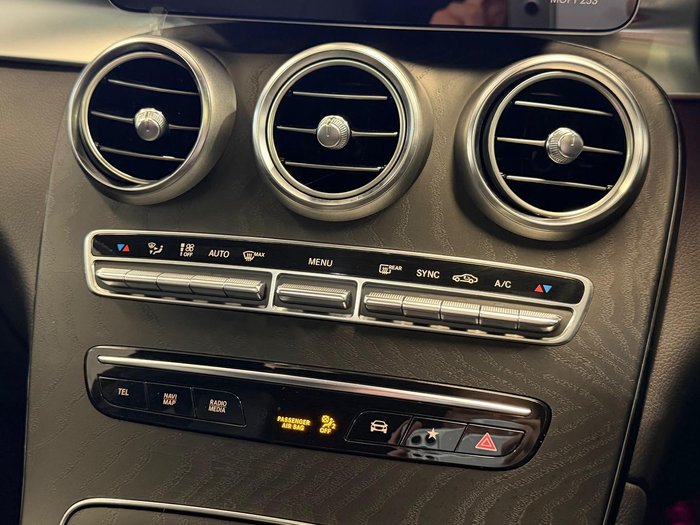 2019 Mercedes-Benz GLC-Class GLC300