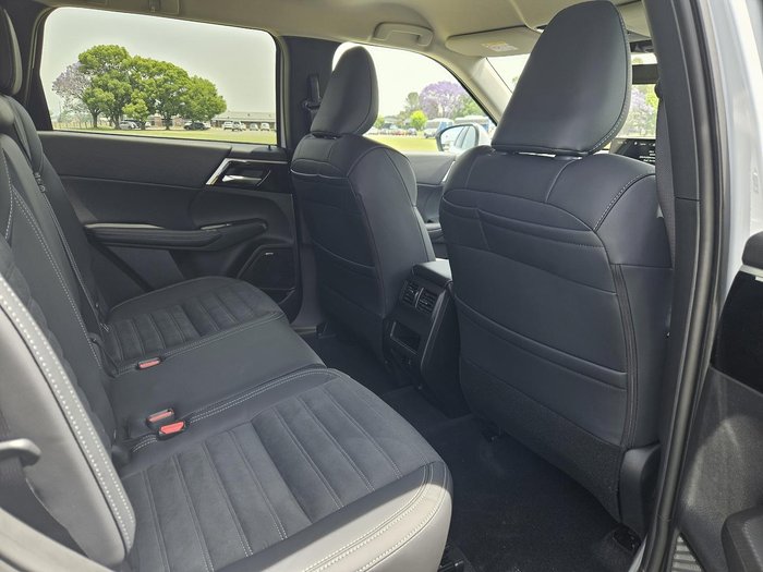 2025 Mitsubishi Outlander Aspire