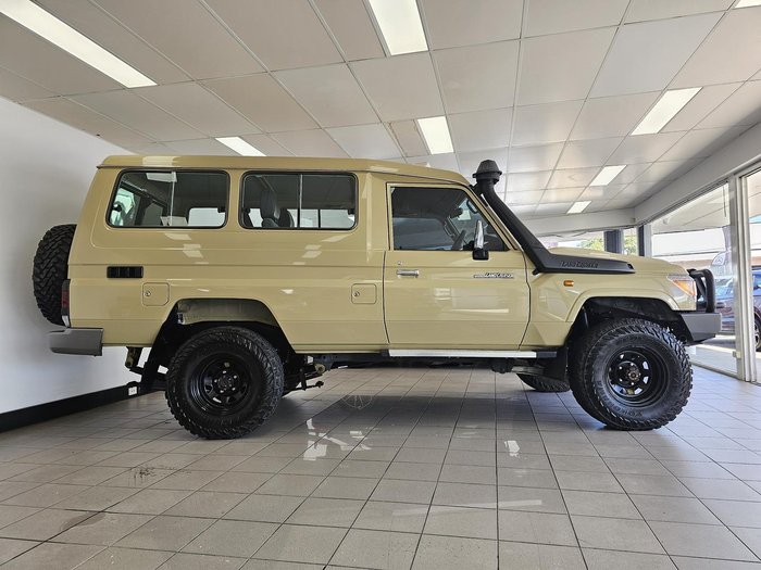 2021 Toyota Landcruiser GXL Troopcarrier VDJ78R 4X4 Dual Range Beige