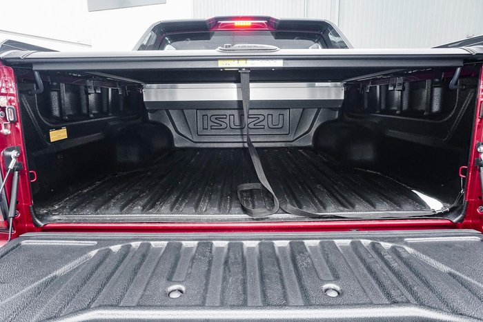 2025 Isuzu D-MAX X-TERRAIN