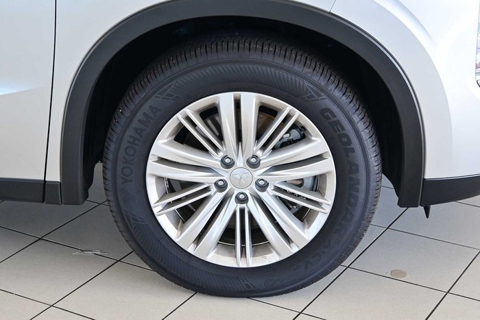 2024 Mitsubishi Outlander LS