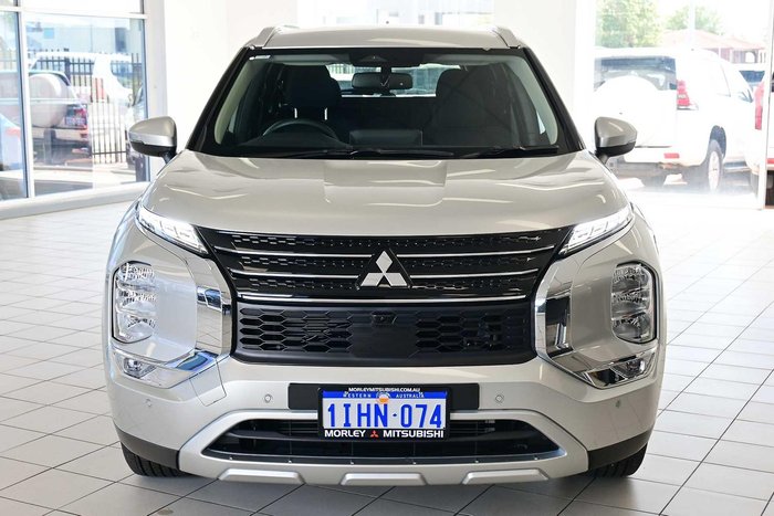 2024 Mitsubishi Outlander LS