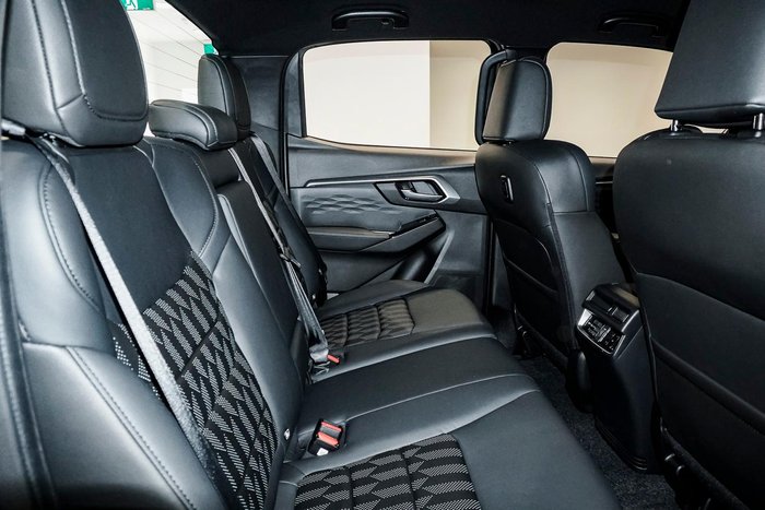 2025 Isuzu D-MAX LS-U+