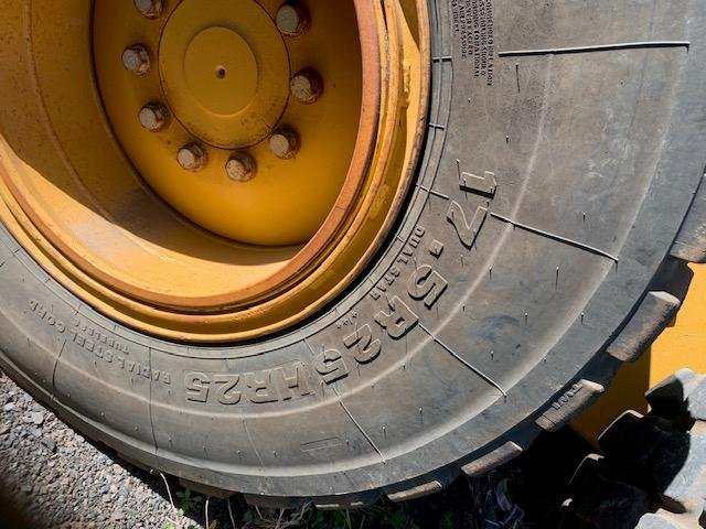 2011 CAT 140M Grader