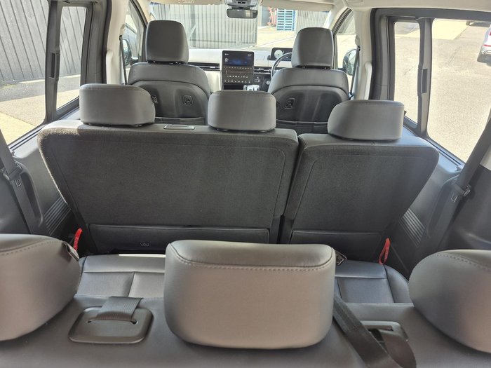 2022 Hyundai STARIA Highlander US4.V1 MY22 Abyss Black
