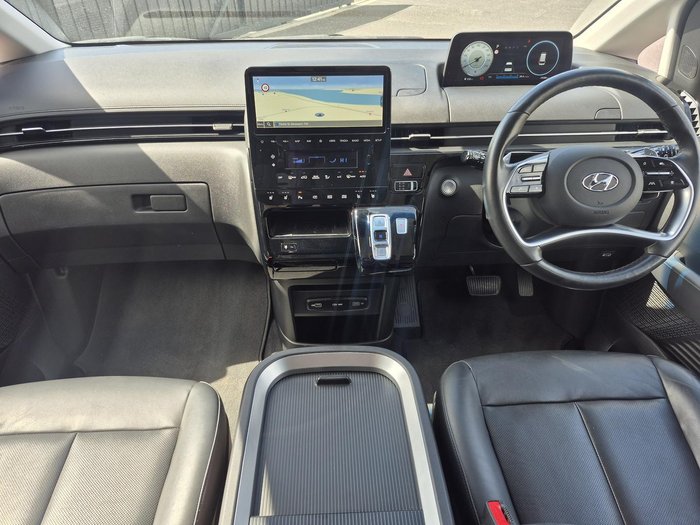 2022 Hyundai STARIA Highlander US4.V1 MY22 Abyss Black