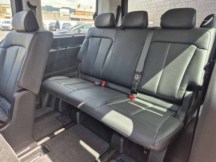 2022 Hyundai STARIA Highlander US4.V1 MY22 Abyss Black