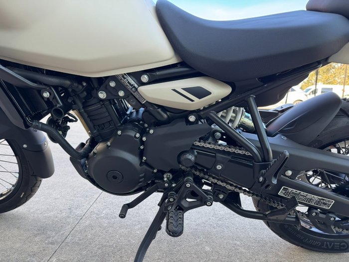 2024 Royal Enfield (see Also Enfiel HIMALAYAN 450 BROWN