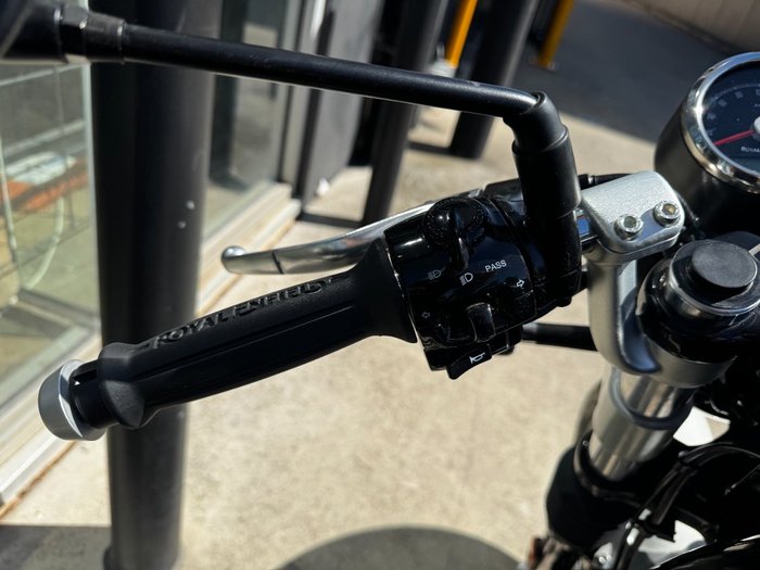 2025 Royal Enfield (see Also Enfiel CONTINENTAL GT 650 E5 DARK BLACK