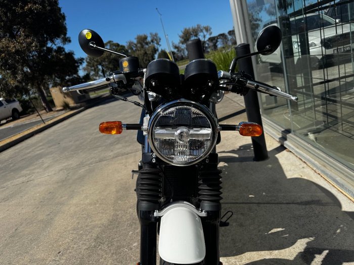 2025 Royal Enfield (see Also Enfiel CONTINENTAL GT 650 E5 DARK BLACK