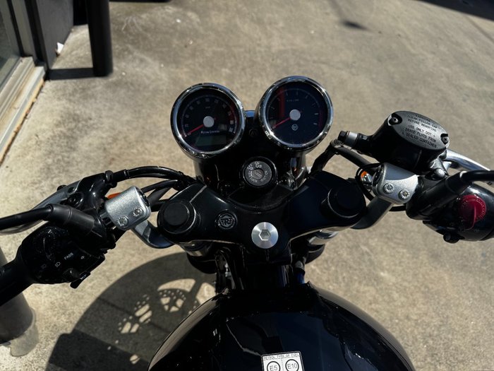 2025 Royal Enfield (see Also Enfiel CONTINENTAL GT 650 E5 DARK BLACK