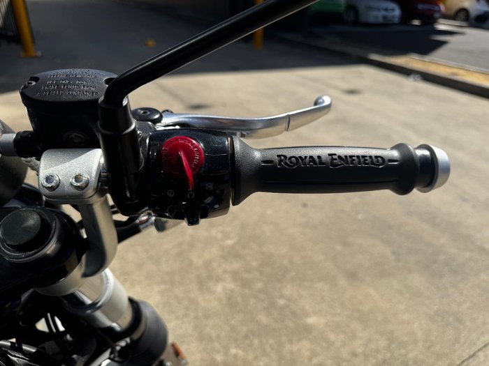 2025 Royal Enfield (see Also Enfiel CONTINENTAL GT 650 E5 DARK BLACK